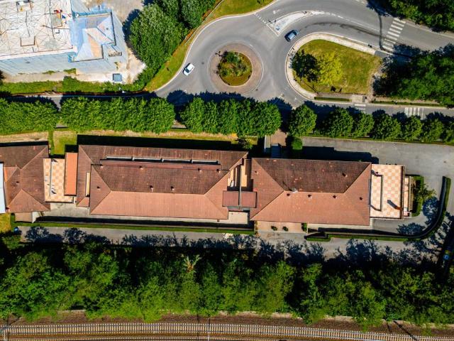 Palazzo / Stabile in vendita a Desenzano del Garda BS