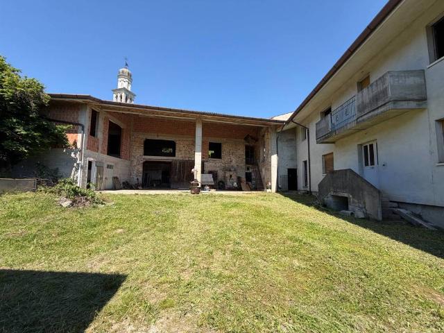 Palazzo / Stabile in vendita a Fagagna UD