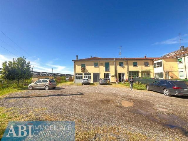 Palazzo / Stabile in vendita a Faenza RA