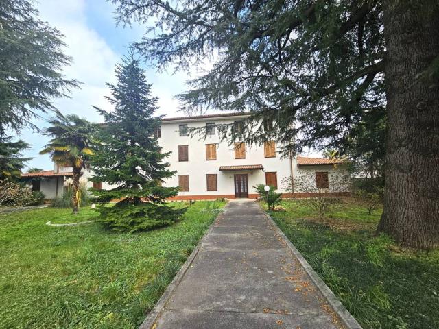 Palazzo / Stabile in vendita a Farra d'Isonzo GO