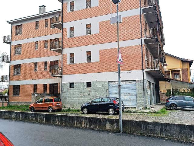 Palazzo / Stabile in vendita a Favria TO