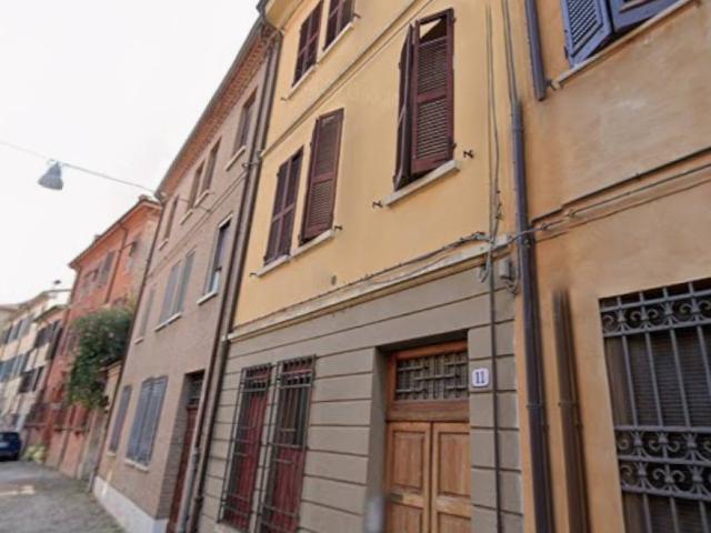 Palazzo / Stabile in vendita a Ferrara FE
