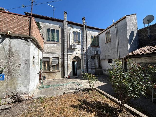 Palazzo / Stabile in vendita a Ferrara FE