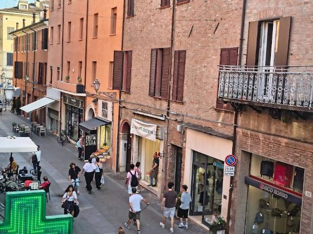 Palazzo / Stabile in vendita a Ferrara FE