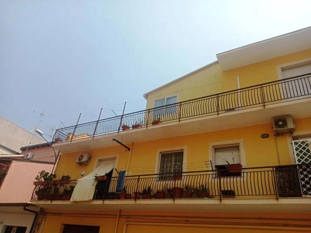 Palazzo / Stabile in vendita a Floridia SR