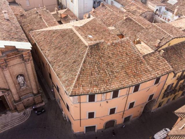 Palazzo / Stabile in vendita a Foligno PG