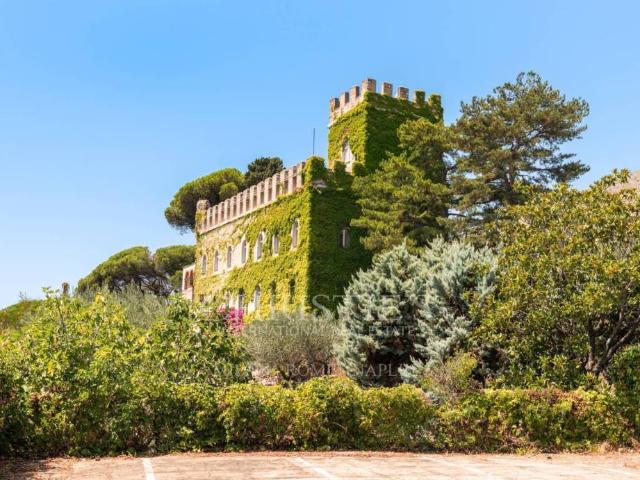 Palazzo / Stabile in vendita a Formia LT