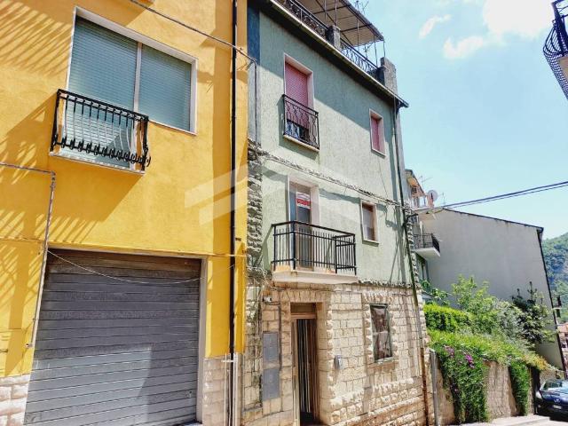 Palazzo / Stabile in vendita a Guardialfiera CB