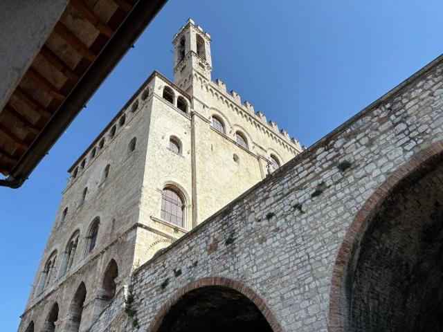 Palazzo / Stabile in vendita a Gubbio PG