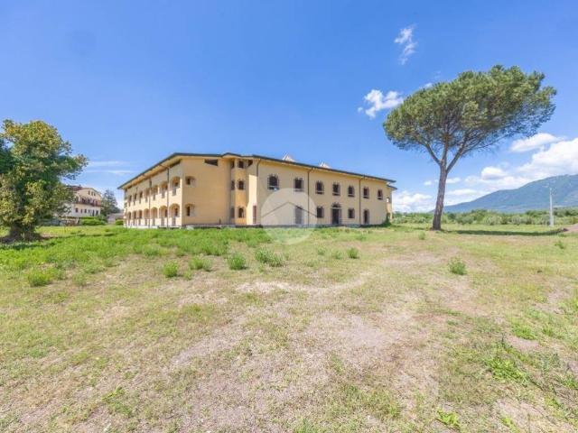 Palazzo / Stabile in vendita a Guidonia Montecelio RM