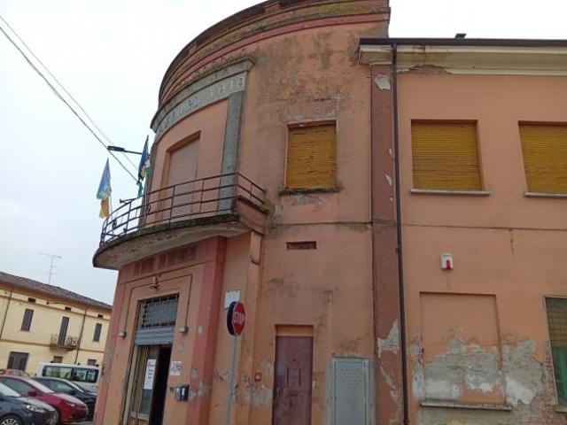 Palazzo / Stabile in vendita a Gussola