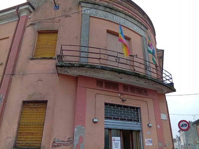 Palazzo / Stabile in vendita a Gussola CR