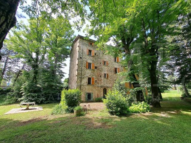 Palazzo / Stabile in vendita a Gaggio Montano BO