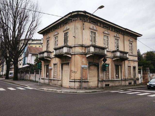 Palazzo / Stabile in vendita a Gallarate VA