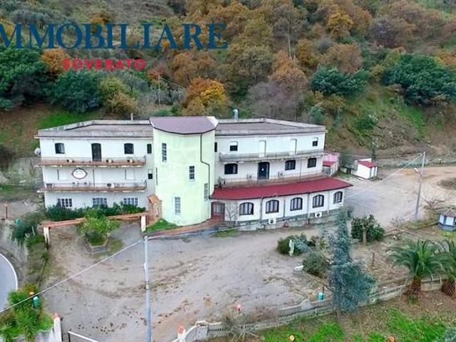 Palazzo / Stabile in vendita a Gasperina CZ