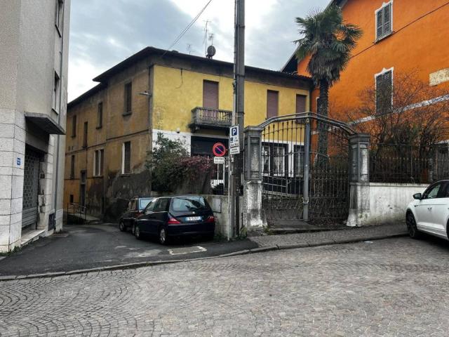 Palazzo / Stabile in vendita a Gardone Val Trompia BS