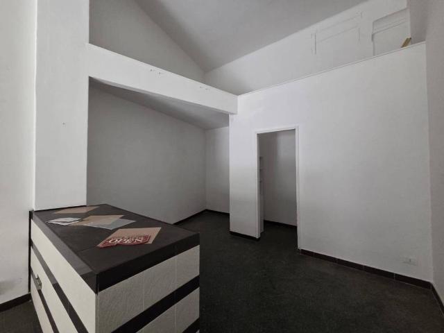 Palazzo / Stabile in vendita a Genova GE