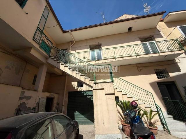 Palazzo / Stabile in vendita a Giugliano in Campania NA