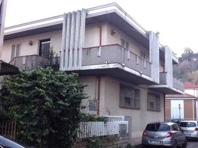 Palazzo / Stabile in vendita a Giulianova TE