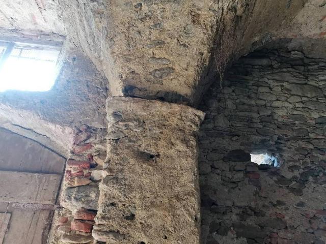 Palazzo / Stabile in vendita a Giustenice SV