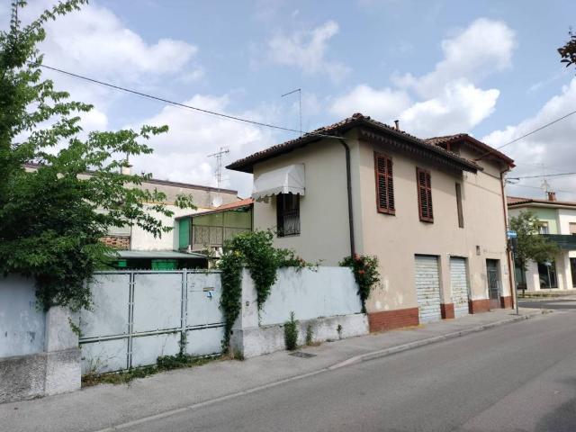 Palazzo / Stabile in vendita a Gradisca d'Isonzo GO