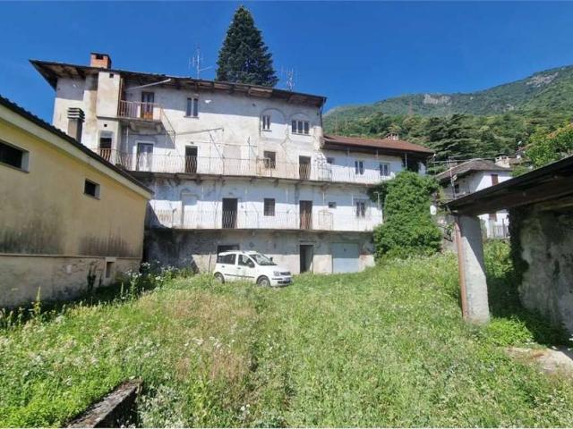 Palazzo / Stabile in vendita a Gravellona Toce VB