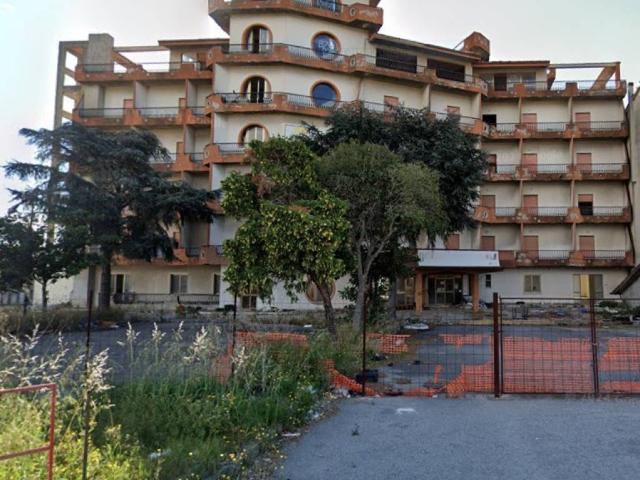 Palazzo / Stabile in vendita a Grotteria RC