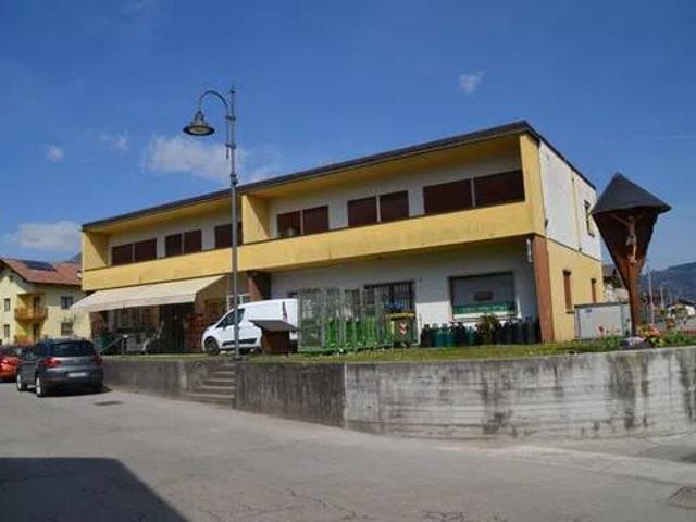 Palazzo / Stabile in vendita a Lamon BL