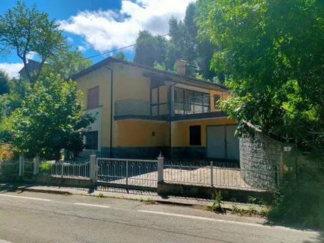 Palazzo / Stabile in vendita a Lama Mocogno MO