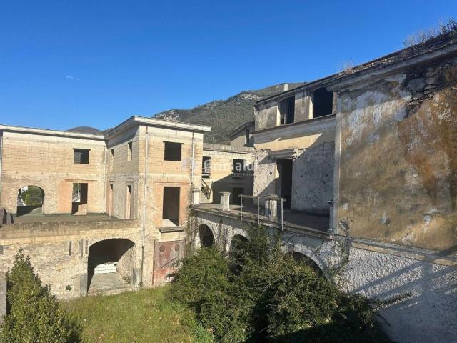 Palazzo / Stabile in vendita a Lauro AV