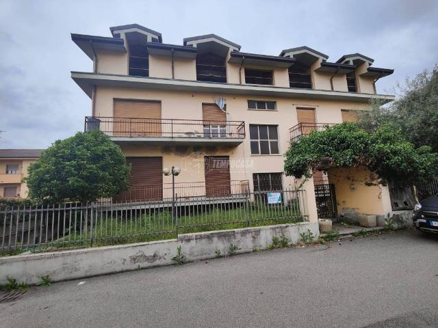 Palazzo / Stabile in vendita a Lentate sul Seveso MB