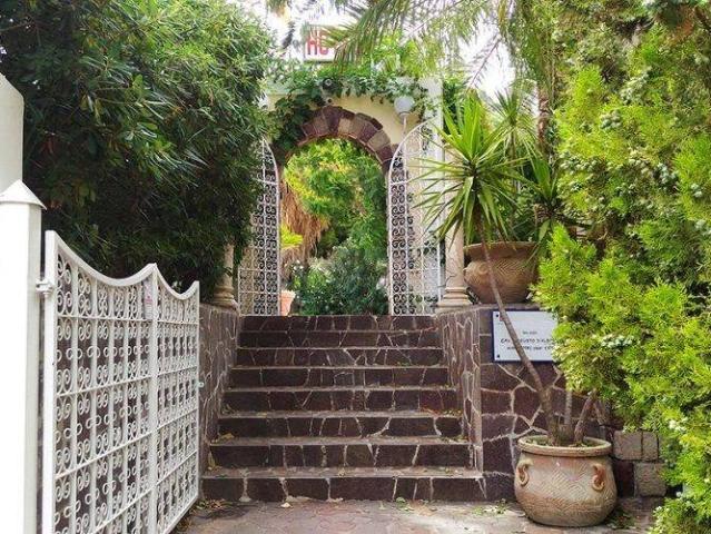 Palazzo / Stabile in vendita a Lipari ME