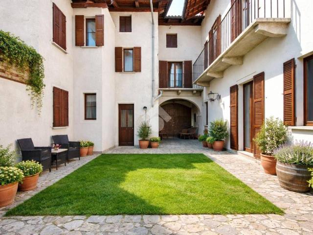 Palazzo / Stabile in vendita a Livorno Ferraris VC