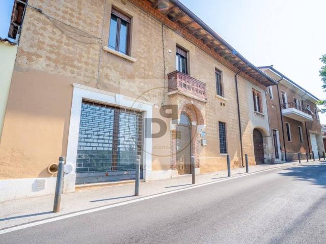 Palazzo / Stabile in vendita a Lonato del Garda BS