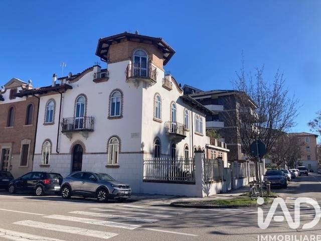 Palazzo / Stabile in vendita a Padova PD
