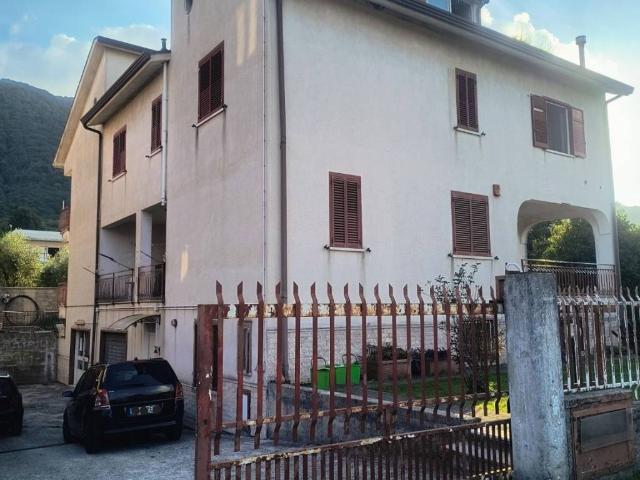 Palazzo / Stabile in vendita a Paolisi BN