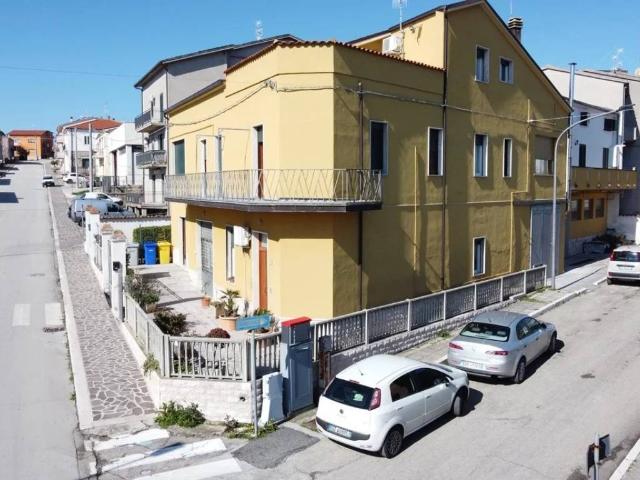 Palazzo / Stabile in vendita a Palata CB