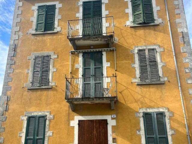 Palazzo / Stabile in vendita a Palanzano PR