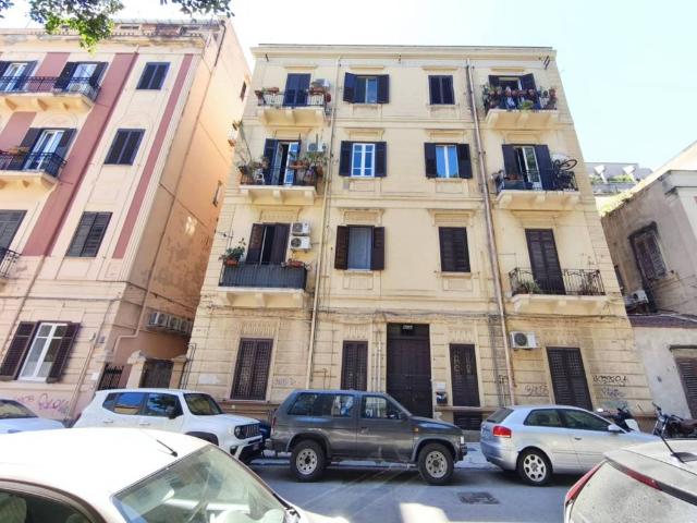 Palazzo / Stabile in vendita a Palermo PA