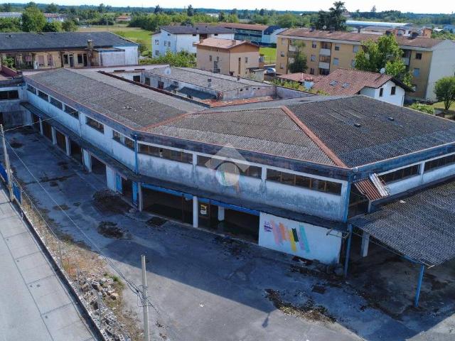Palazzo / Stabile in vendita a Pasian di Prato UD