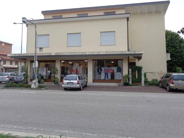 Palazzo / Stabile in vendita a Pasiano di Pordenone PN