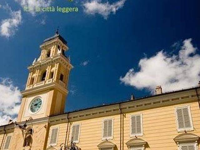 Palazzo / Stabile in vendita a Parma PR