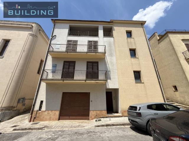 Palazzo / Stabile in vendita a Partanna TP