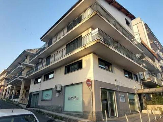Palazzo / Stabile in vendita a Paternò CT