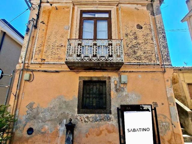 Palazzo / Stabile in vendita a Salerno SA