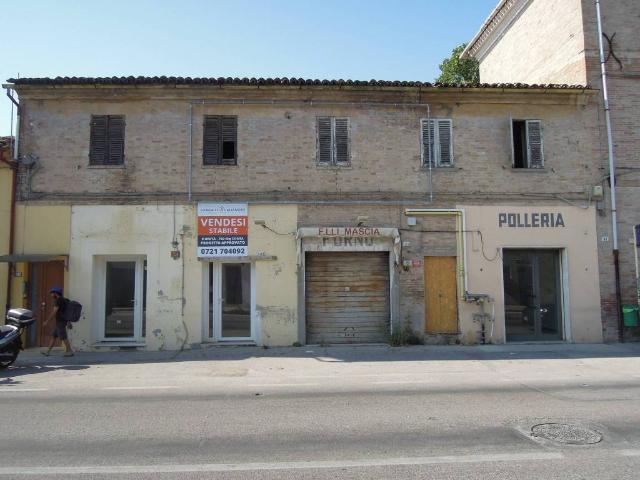 Palazzo / Stabile in vendita a Pesaro PU