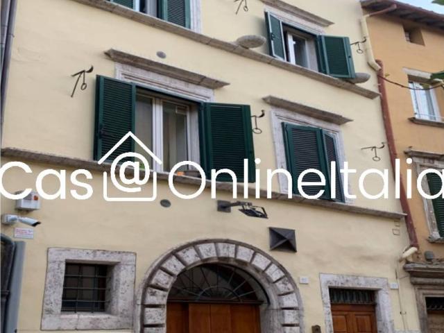 Palazzo / Stabile in vendita a Perugia PG