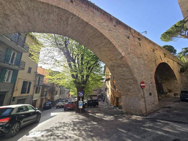 Palazzo / Stabile in vendita a Perugia PG