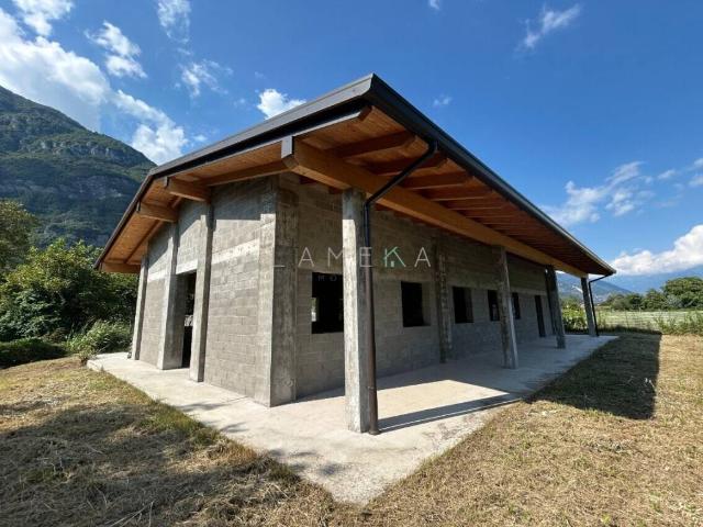 Palazzo / Stabile in vendita a Piancogno BS