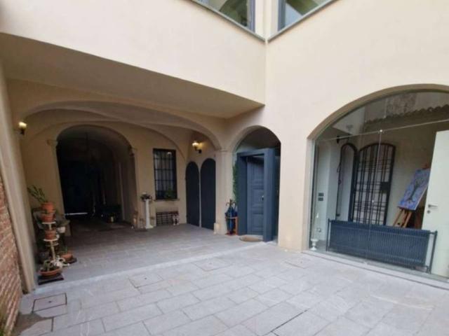 Palazzo / Stabile in vendita a Piacenza PC
